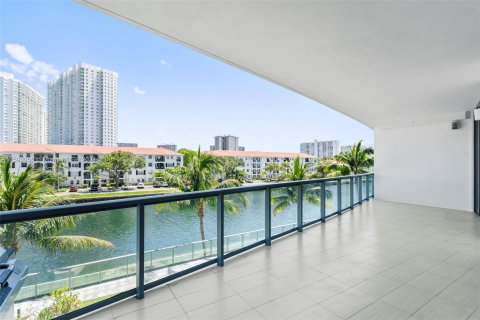 Copropriété à vendre à Aventura, Floride: 3 chambres, 207.92 m2 № 1181294 - photo 17