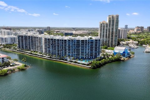 Copropriété à vendre à Aventura, Floride: 3 chambres, 207.92 m2 № 1181294 - photo 2