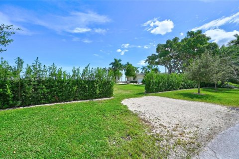Купить земельный участок в Корал-Гейблс, Флорида № 975907 - фото 29