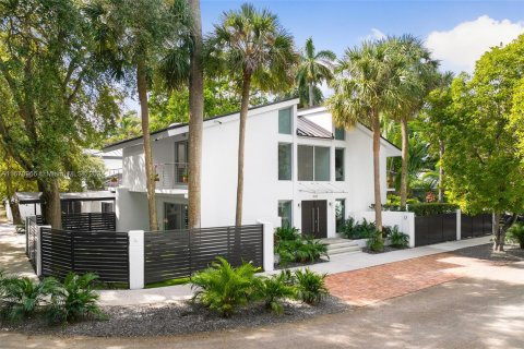 Casa en venta en Miami, Florida, 4 dormitorios, 300.72 m2 № 1410891 - foto 1