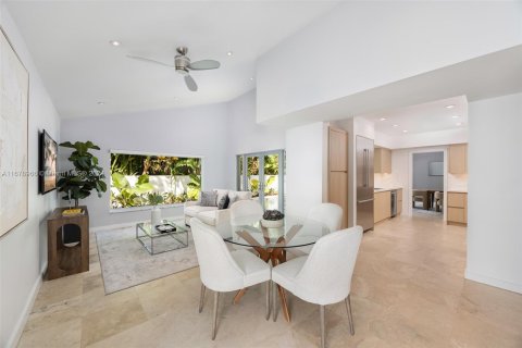 Casa en venta en Miami, Florida, 4 dormitorios, 300.72 m2 № 1410891 - foto 14