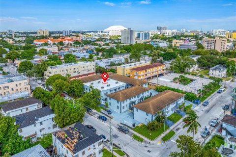 Propiedad comercial en venta en Miami, Florida № 1441621 - foto 13