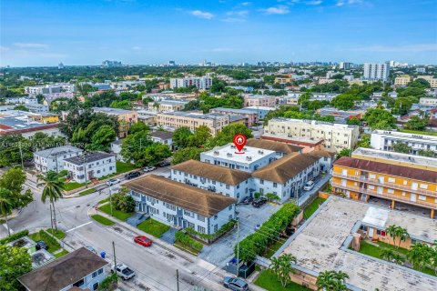 Propiedad comercial en venta en Miami, Florida № 1441621 - foto 17