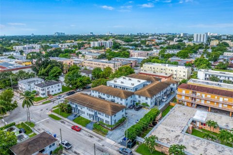 Propiedad comercial en venta en Miami, Florida № 1441621 - foto 18