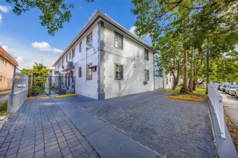 Propiedad comercial en venta en Miami, Florida № 1441621 - foto 7