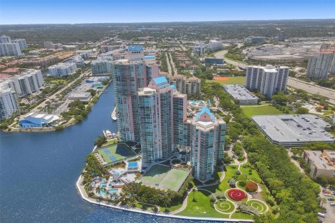 Condominio en venta en Aventura, Florida, 3 dormitorios, 197.88 m2 № 1011281 - foto 22