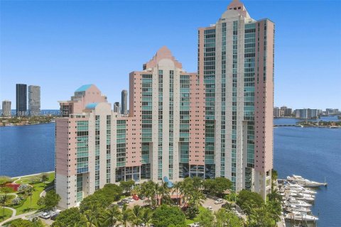 Condominio en venta en Aventura, Florida, 3 dormitorios, 197.88 m2 № 1011281 - foto 20