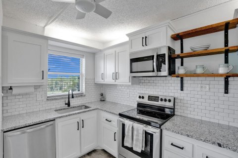 Condominio en venta en Lake Worth, Florida, 2 dormitorios, 101.26 m2 № 883362 - foto 19