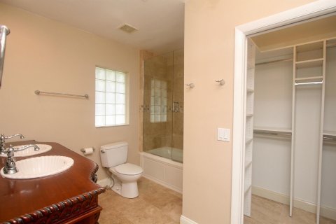 House in Boca Raton, Florida 4 bedrooms, 170.94 sq.m. № 1077501 - photo 23