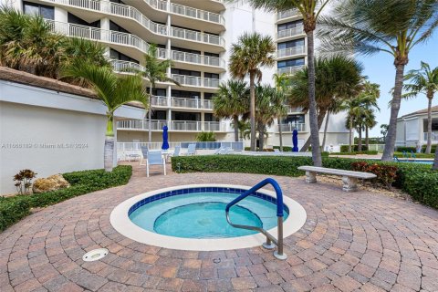 Condo in Riviera Beach, Florida, 1 bedroom  № 1380437 - photo 14