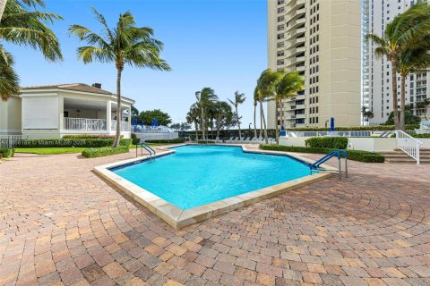 Condo in Riviera Beach, Florida, 1 bedroom  № 1380437 - photo 18