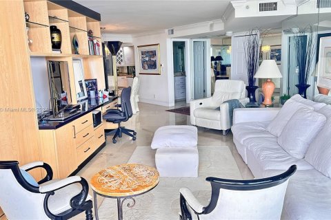 Condo in Riviera Beach, Florida, 1 bedroom  № 1380437 - photo 2