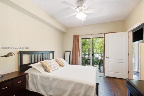 Condo in South Miami, Florida, 2 bedrooms  № 1380476 - photo 10