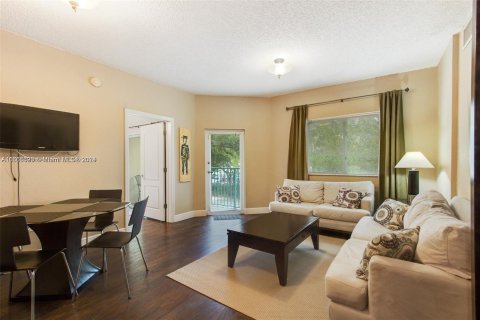 Condo in South Miami, Florida, 2 bedrooms  № 1380476 - photo 5