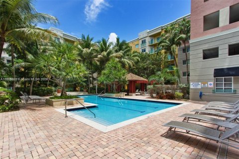 Condo in South Miami, Florida, 2 bedrooms  № 1380476 - photo 20