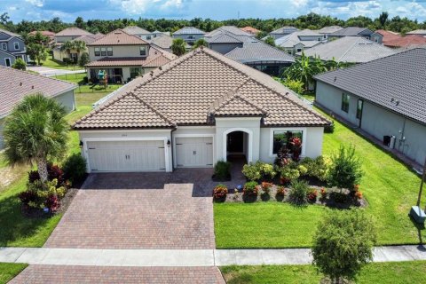 House in BELLALAGO in Kissimmee, Florida 4 bedrooms, 253.34 sq.m. № 1313521 - photo 2