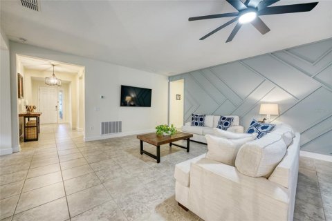 Villa ou maison à vendre à Kissimmee, Floride: 4 chambres, 253.34 m2 № 1313521 - photo 16