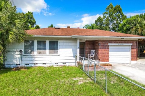 Villa ou maison à vendre à DeLand, Floride: 3 chambres, 160.07 m2 № 1313555 - photo 1