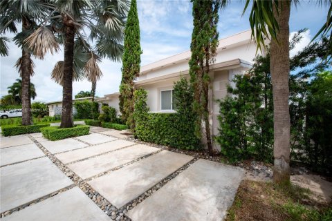 Villa ou maison à vendre à Hialeah, Floride: 4 chambres, 233.28 m2 № 1372469 - photo 27