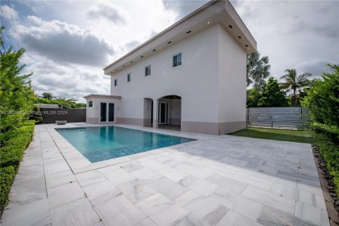 Villa ou maison à vendre à Hialeah, Floride: 4 chambres, 233.28 m2 № 1372469 - photo 14