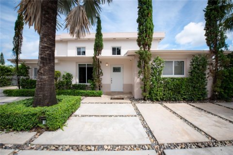 Villa ou maison à vendre à Hialeah, Floride: 4 chambres, 233.28 m2 № 1372469 - photo 26