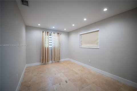 Villa ou maison à vendre à Hialeah, Floride: 4 chambres, 233.28 m2 № 1372469 - photo 30