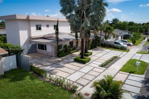 Villa ou maison à vendre à Hialeah, Floride: 4 chambres, 233.28 m2 № 1372469 - photo 5