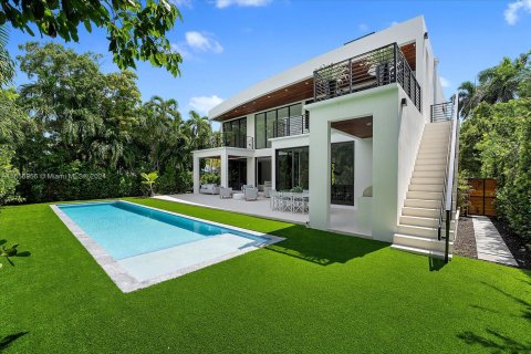 House in Miami Beach, Florida 5 bedrooms, 444.17 sq.m. № 1372468 - photo 28