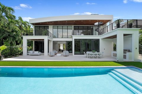 House in Miami Beach, Florida 5 bedrooms, 444.17 sq.m. № 1372468 - photo 26