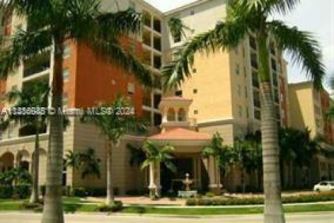 Condominio en venta en Sunny Isles Beach, Florida, 1 dormitorio, 66.43 m2 № 1160568 - foto 1