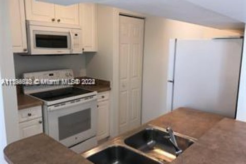 Condominio en venta en Sunny Isles Beach, Florida, 1 dormitorio, 66.43 m2 № 1160568 - foto 11