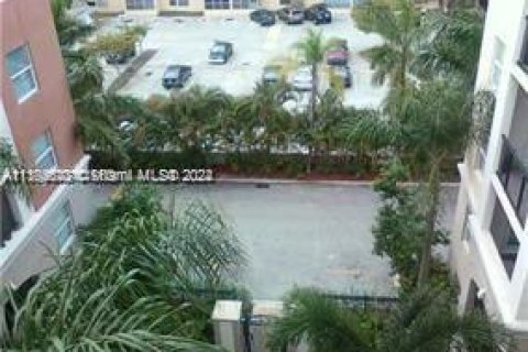 Condominio en venta en Sunny Isles Beach, Florida, 1 dormitorio, 66.43 m2 № 1160568 - foto 4