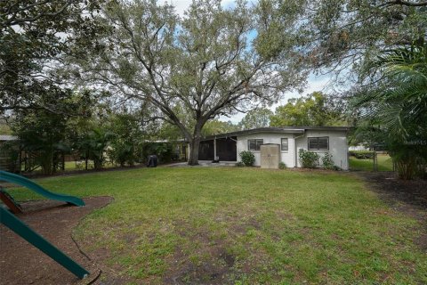 House in Tampa, Florida 3 bedrooms, 133.04 sq.m. № 1444387 - photo 27