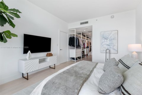 Condominio en venta en Miami, Florida, 2 dormitorios, 159.05 m2 № 1428464 - foto 13