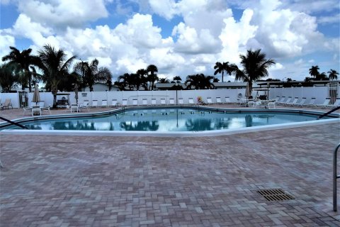 House in West Palm Beach, Florida 1 bedroom, 56.76 sq.m. № 1178440 - photo 11