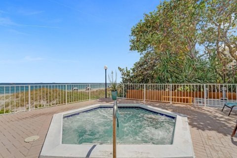 Copropriété à vendre à Pompano Beach, Floride: 2 chambres, 141.21 m2 № 1178392 - photo 9