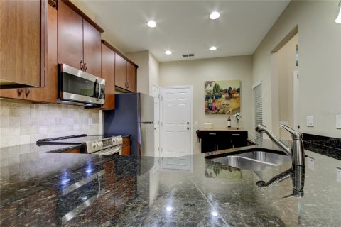 Townhouse in Tampa, Florida 2 bedrooms, 155.7 sq.m. № 1424175 - photo 15