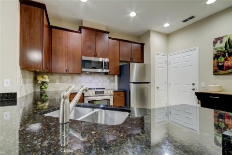 Townhouse in Tampa, Florida 2 bedrooms, 155.7 sq.m. № 1424175 - photo 14