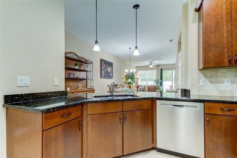 Townhouse in Tampa, Florida 2 bedrooms, 155.7 sq.m. № 1424175 - photo 11