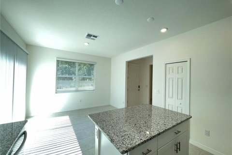 Townhouse in Wesley Chapel, Florida 3 bedrooms, 157.66 sq.m. № 1390961 - photo 5