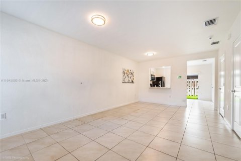 Touwnhouse à vendre à Florida City, Floride: 2 chambres, 112.23 m2 № 1331089 - photo 6