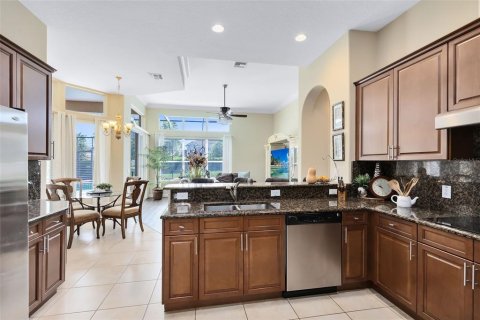 Casa en venta en Davenport, Florida, 6 dormitorios, 310.48 m2 № 1301408 - foto 15