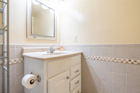 Condo in Lauderhill, Florida, 1 bedroom  № 821110 - photo 28