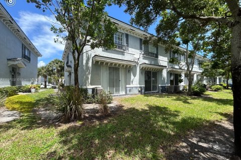 House in Fort Lauderdale, Florida 3 bedrooms, 126.35 sq.m. № 1333551 - photo 19