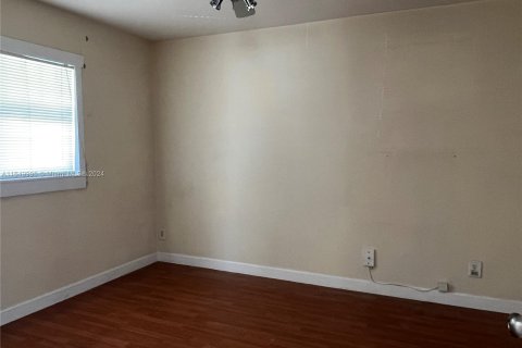 Condo in Sunrise, Florida, 1 bedroom  № 1332995 - photo 5