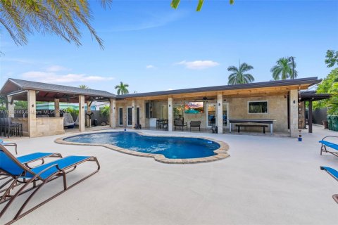 Casa en venta en Cutler Bay, Florida, 5 dormitorios, 193.61 m2 № 1351622 - foto 29