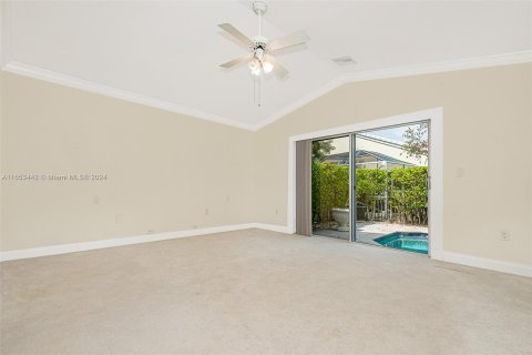 House in Pembroke Pines, Florida 3 bedrooms, 164.16 sq.m. № 1351749 - photo 12