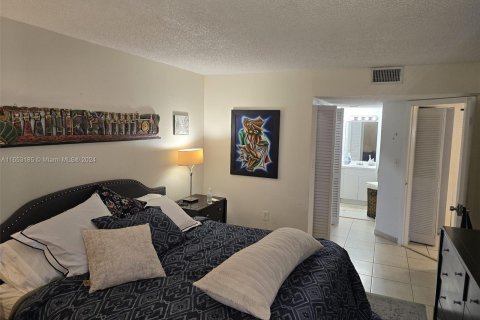 Copropriété à vendre à Miami, Floride: 2 chambres, 106.19 m2 № 1351624 - photo 6