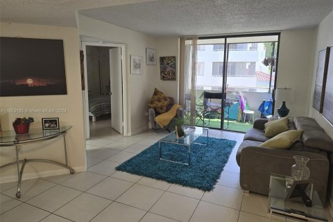 Copropriété à vendre à Miami, Floride: 2 chambres, 106.19 m2 № 1351624 - photo 1