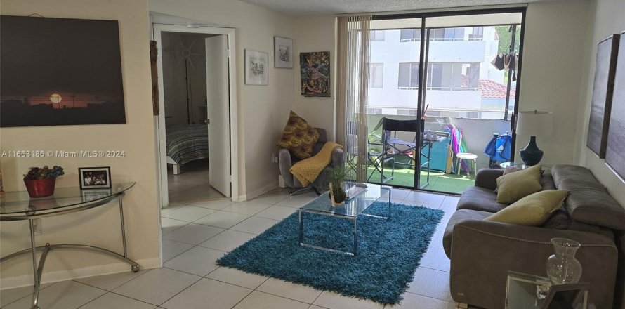 Condo in Miami, Florida, 2 bedrooms  № 1351624